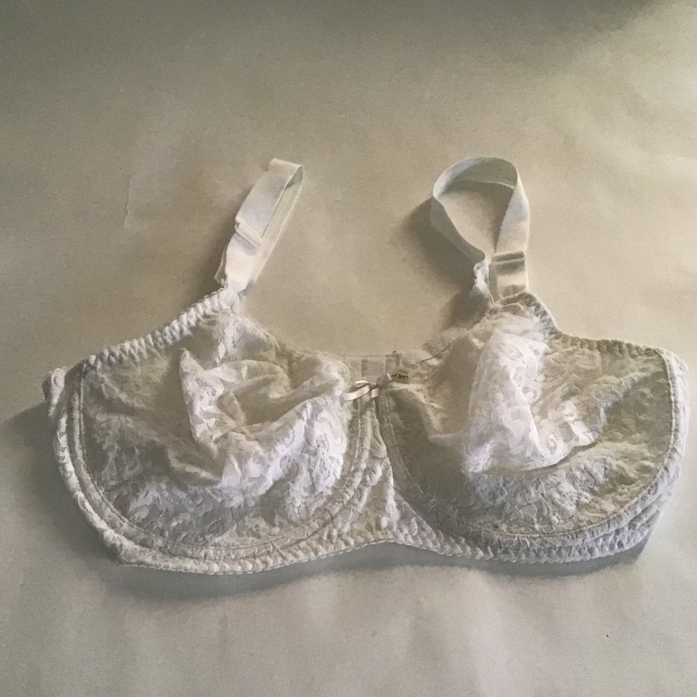 Bali 38DD white lace bra